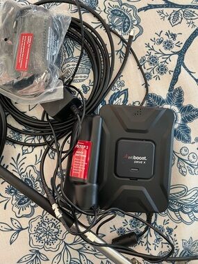 WeBoost Drive X Vehicle Signal Booster - Black